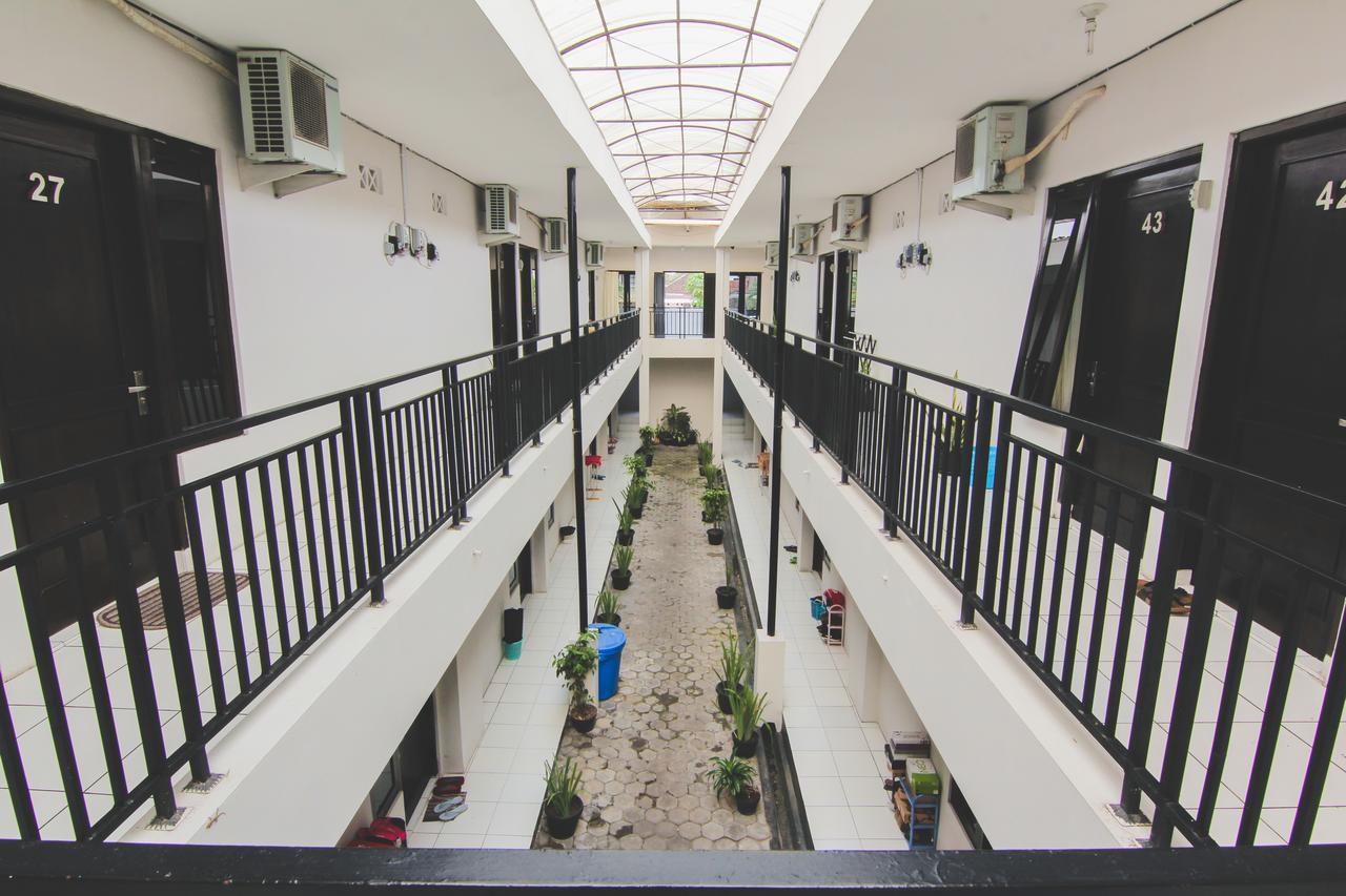 D'Paragon Pringwulung Maguwo Bagian luar foto