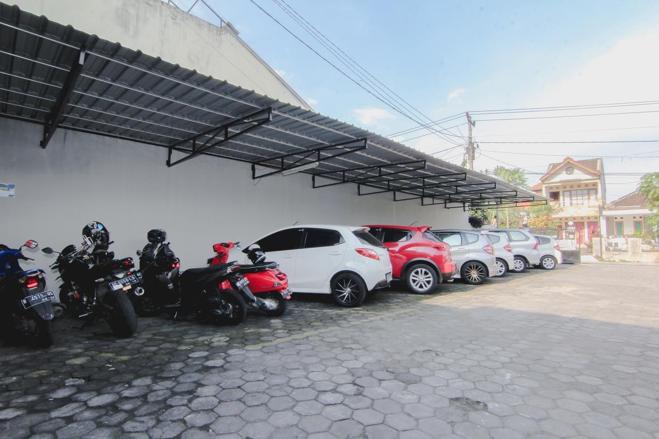 D'Paragon Pringwulung Maguwo Bagian luar foto