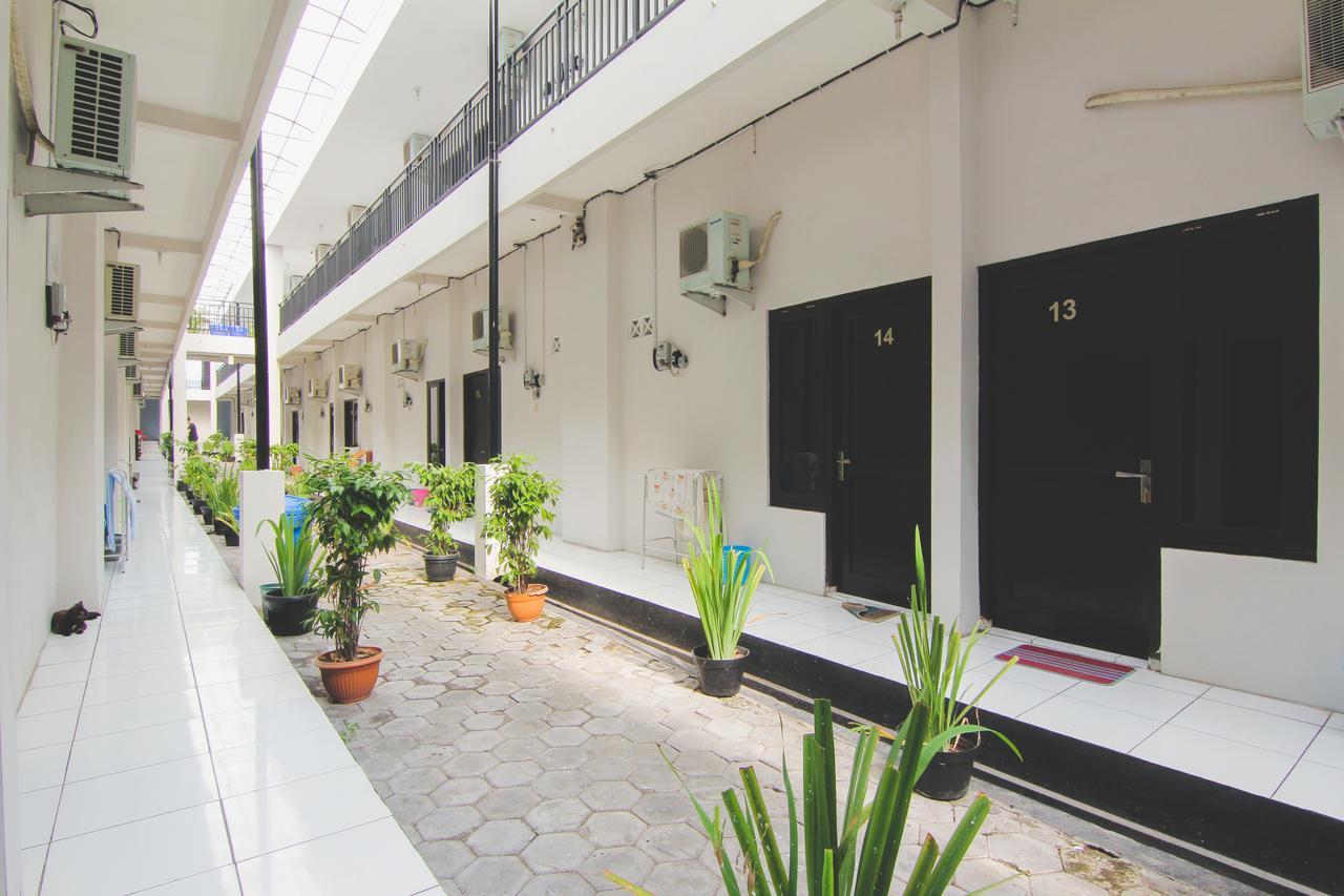 D'Paragon Pringwulung Maguwo Bagian luar foto