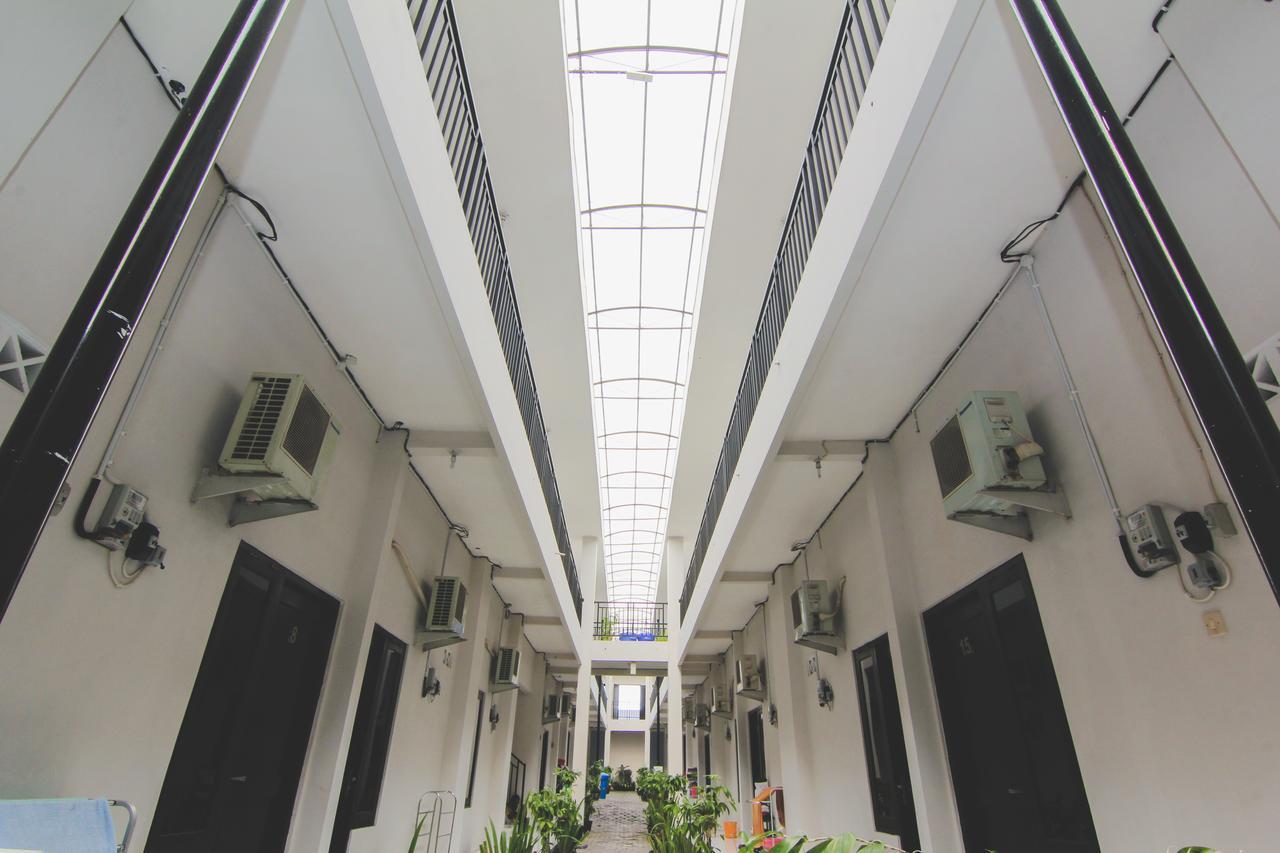 D'Paragon Pringwulung Maguwo Bagian luar foto